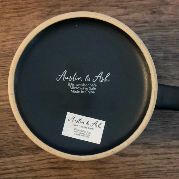 Austin and Ash black “Hocus Pocus” (18 Oz) Halloween Mug - Picture 3 of 4